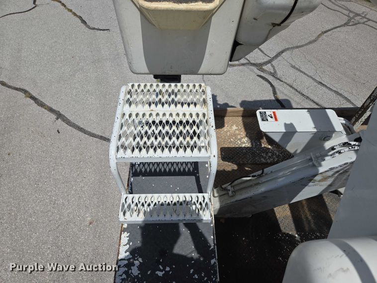 image for item ED2156 2011 Freightliner Business Class M2 bucket truck