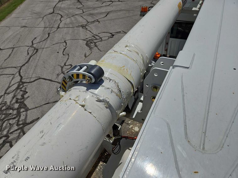 image for item ED2156 2011 Freightliner Business Class M2 bucket truck