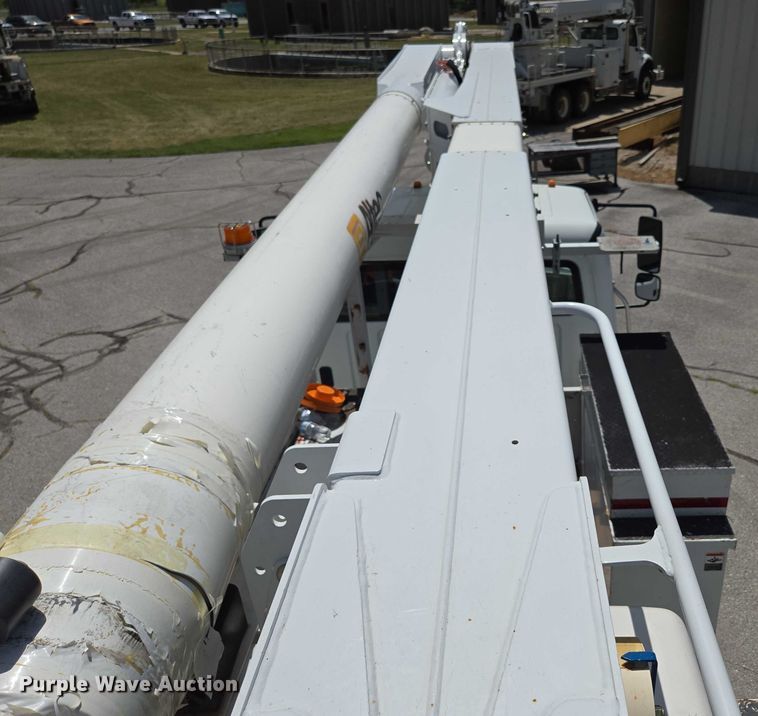 image for item ED2156 2011 Freightliner Business Class M2 bucket truck