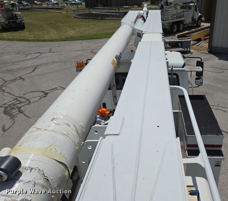 image for item ED2156 2011 Freightliner Business Class M2 bucket truck