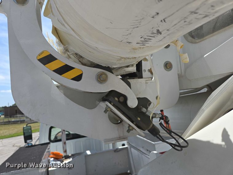 image for item ED2156 2011 Freightliner Business Class M2 bucket truck