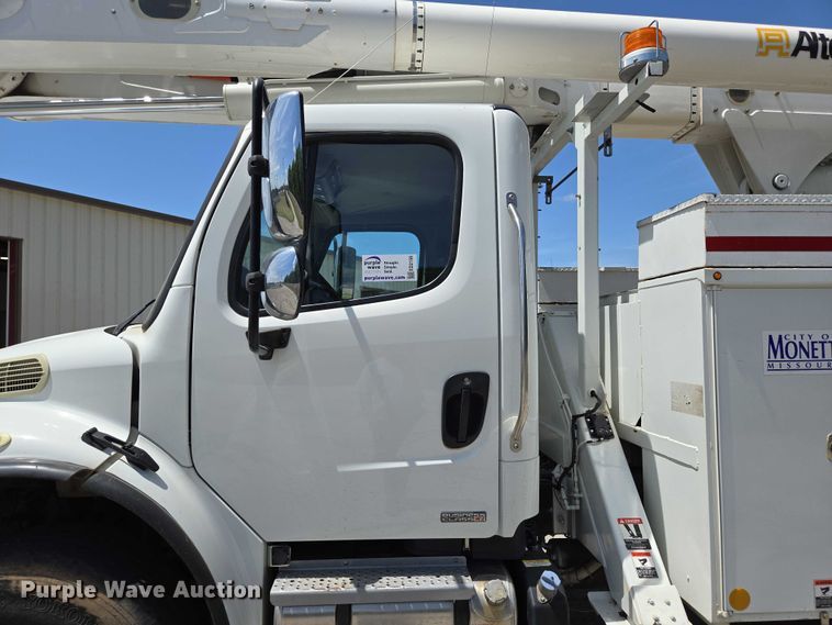 image for item ED2156 2011 Freightliner Business Class M2 bucket truck