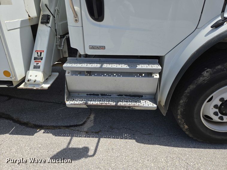 image for item ED2156 2011 Freightliner Business Class M2 bucket truck