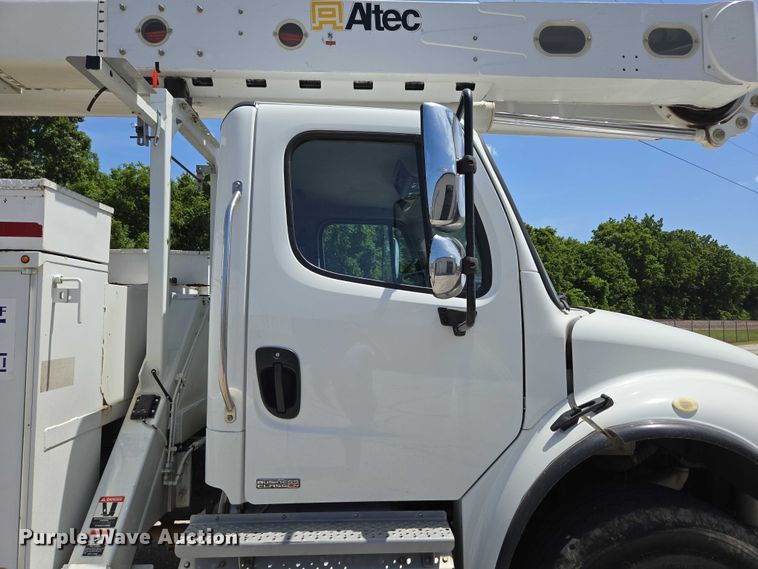 image for item ED2156 2011 Freightliner Business Class M2 bucket truck