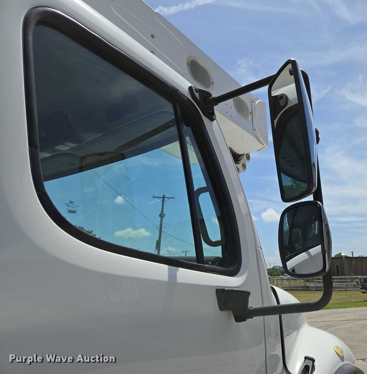 image for item ED2156 2011 Freightliner Business Class M2 bucket truck