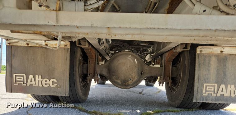 image for item ED2156 2011 Freightliner Business Class M2 bucket truck