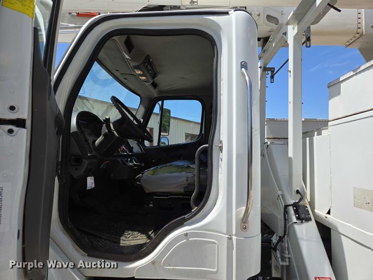 image for item ED2156 2011 Freightliner Business Class M2 bucket truck