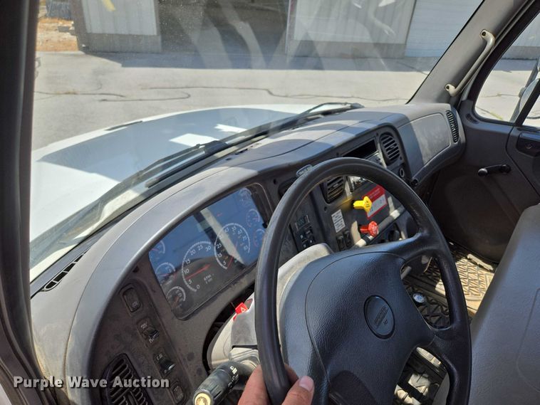 image for item ED2156 2011 Freightliner Business Class M2 bucket truck