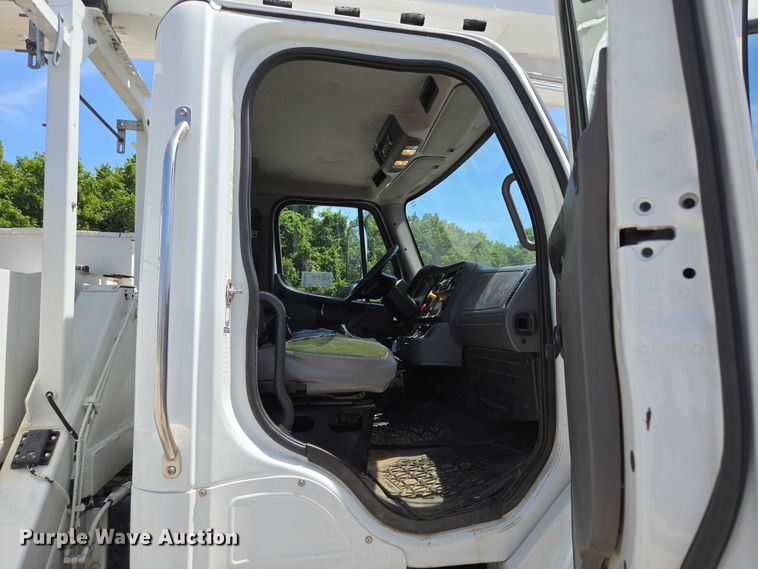 image for item ED2156 2011 Freightliner Business Class M2 bucket truck