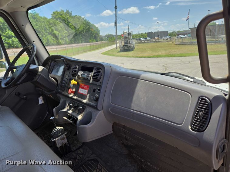 image for item ED2156 2011 Freightliner Business Class M2 bucket truck