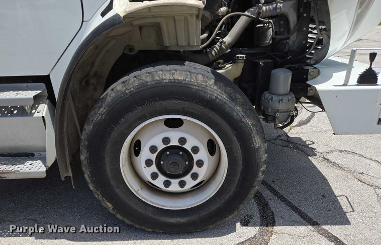 image for item ED2156 2011 Freightliner Business Class M2 bucket truck