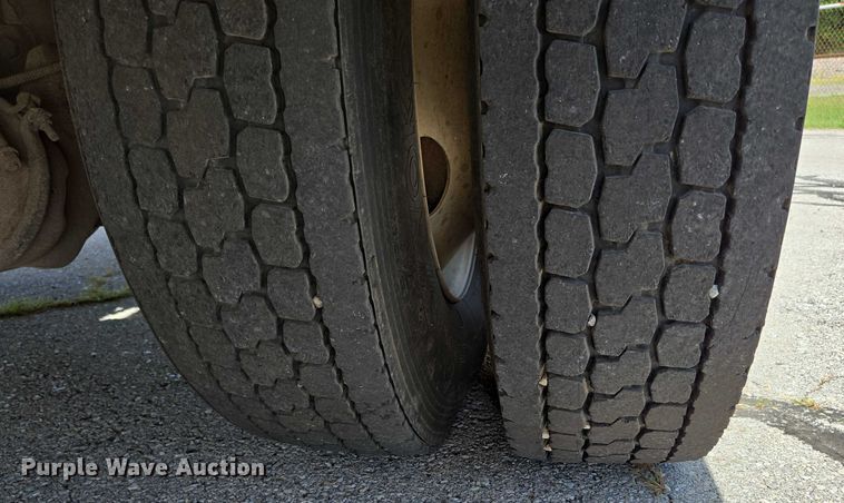 image for item ED2156 2011 Freightliner Business Class M2 bucket truck