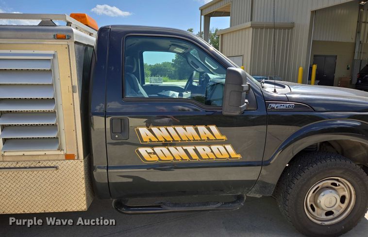 image for item ED2161 2011 Ford F250 Super Duty XL animal control pickup truck