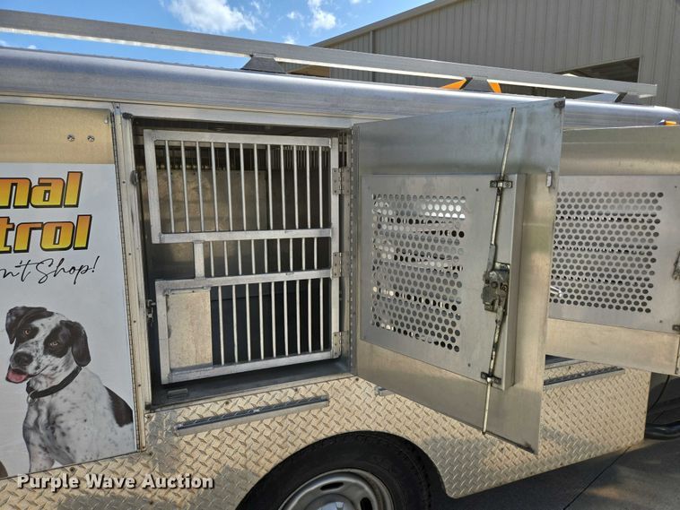 image for item ED2161 2011 Ford F250 Super Duty XL animal control pickup truck