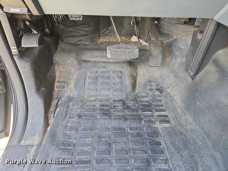 image for item ED2161 2011 Ford F250 Super Duty XL animal control pickup truck