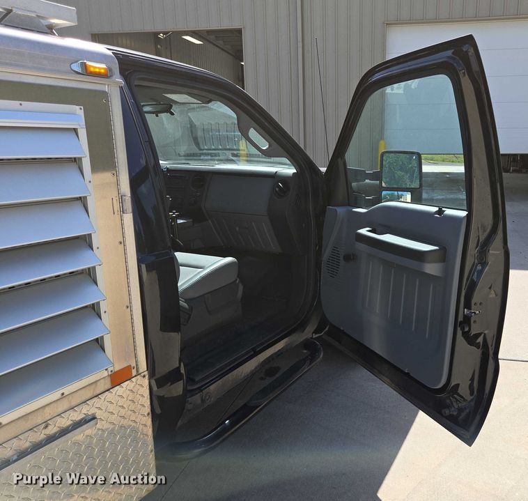 image for item ED2161 2011 Ford F250 Super Duty XL animal control pickup truck