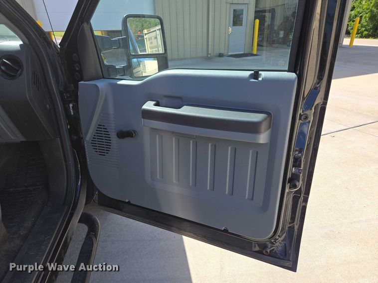 image for item ED2161 2011 Ford F250 Super Duty XL animal control pickup truck