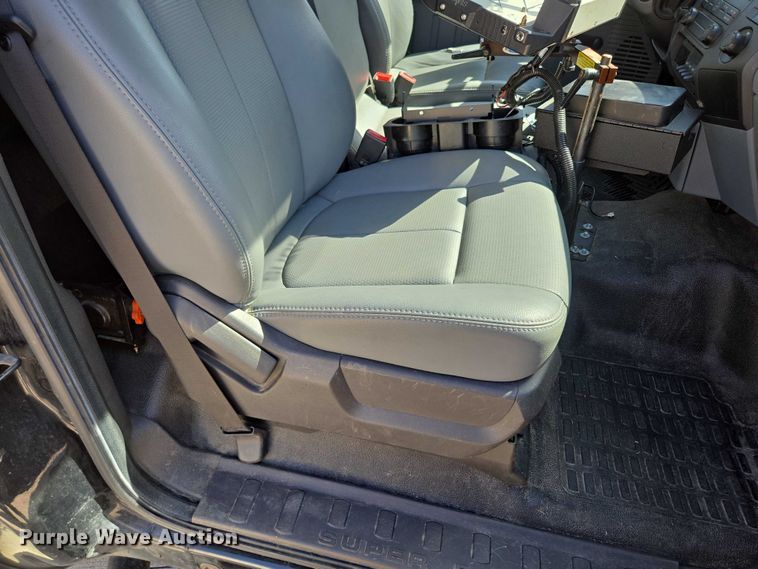 image for item ED2161 2011 Ford F250 Super Duty XL animal control pickup truck