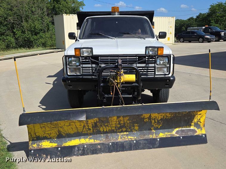 image for item ED2163 1984 Chevrolet D30 dump bed pickup truck