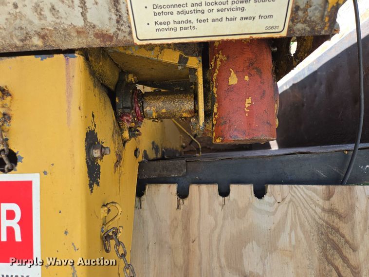 image for item ED2163 1984 Chevrolet D30 dump bed pickup truck