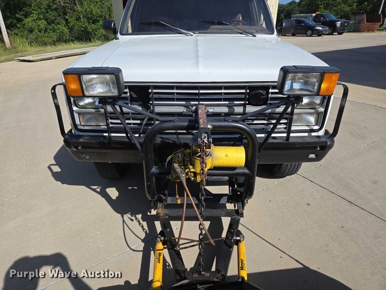 image for item ED2163 1984 Chevrolet D30 dump bed pickup truck