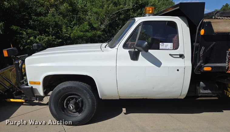 image for item ED2163 1984 Chevrolet D30 dump bed pickup truck