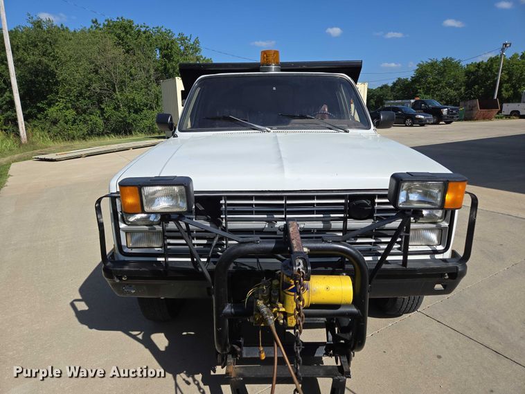 image for item ED2163 1984 Chevrolet D30 dump bed pickup truck