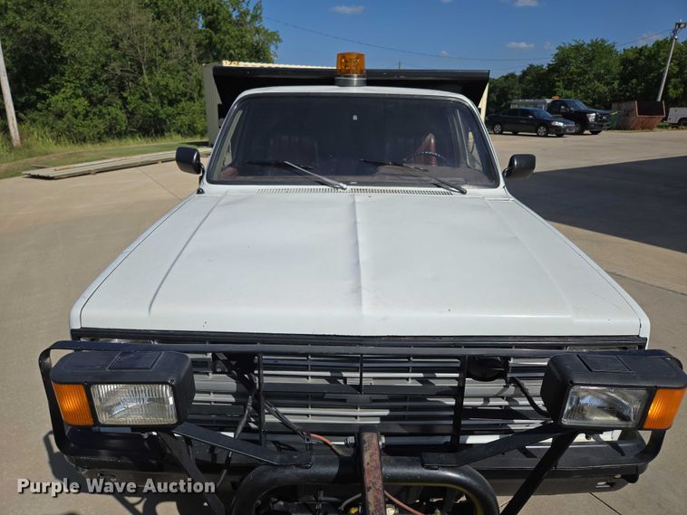 image for item ED2163 1984 Chevrolet D30 dump bed pickup truck