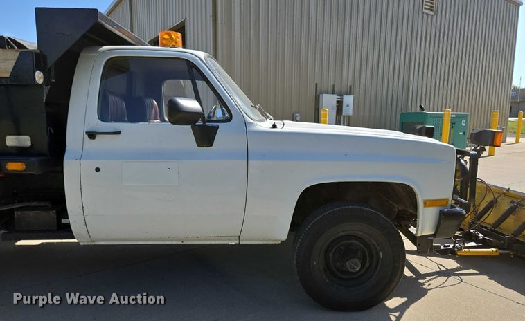 image for item ED2163 1984 Chevrolet D30 dump bed pickup truck