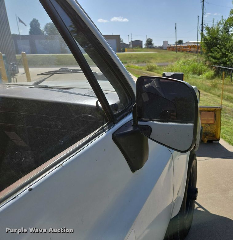 image for item ED2163 1984 Chevrolet D30 dump bed pickup truck