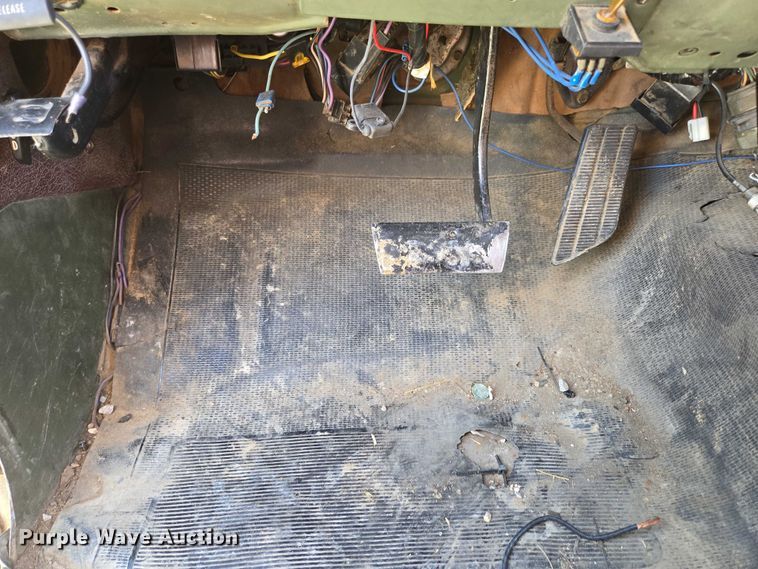 image for item ED2163 1984 Chevrolet D30 dump bed pickup truck