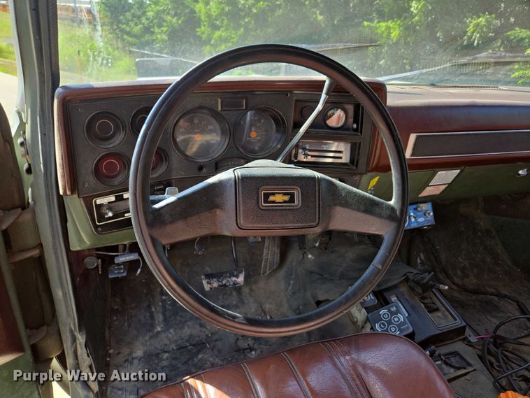 image for item ED2163 1984 Chevrolet D30 dump bed pickup truck