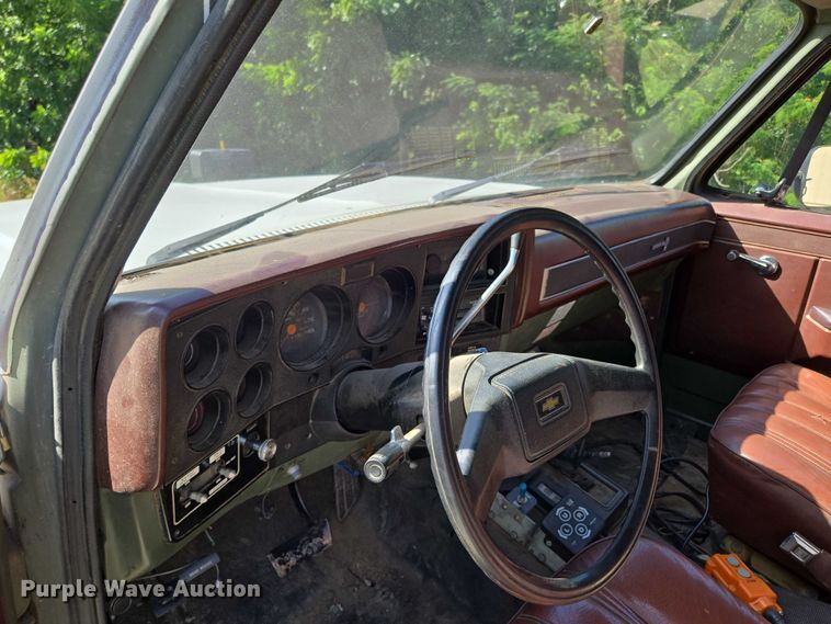 image for item ED2163 1984 Chevrolet D30 dump bed pickup truck