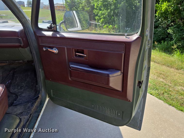 image for item ED2163 1984 Chevrolet D30 dump bed pickup truck