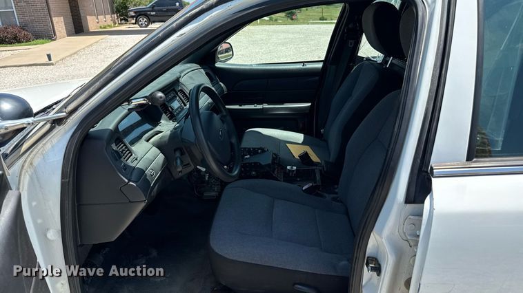 image for item ED4330 2011 Ford Crown Victoria Police Interceptor 