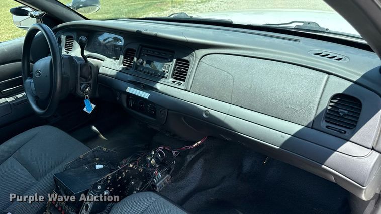 image for item ED4330 2011 Ford Crown Victoria Police Interceptor 