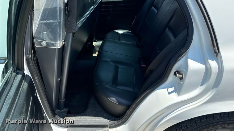 image for item ED4330 2011 Ford Crown Victoria Police Interceptor 