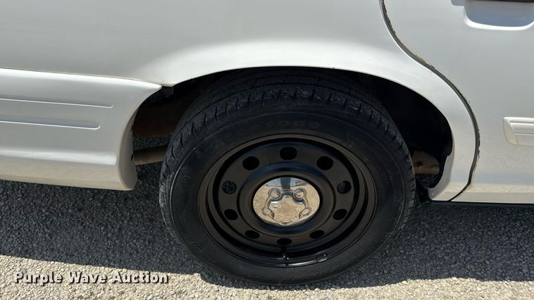 image for item ED4330 2011 Ford Crown Victoria Police Interceptor 