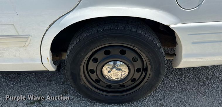 image for item ED4330 2011 Ford Crown Victoria Police Interceptor 