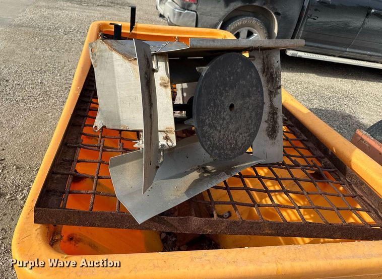 image for item ED4367 Meyer Diamond spreader