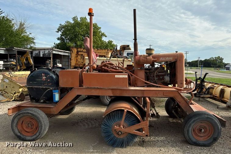 image for item ED4368 1980 Broce T10 broom