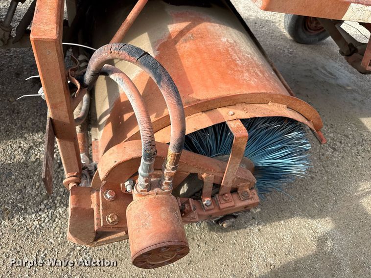 image for item ED4368 1980 Broce T10 broom