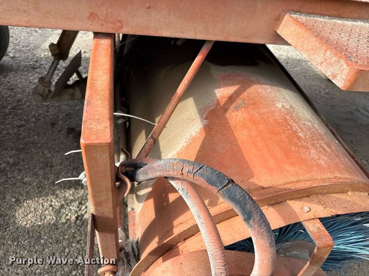 image for item ED4368 1980 Broce T10 broom