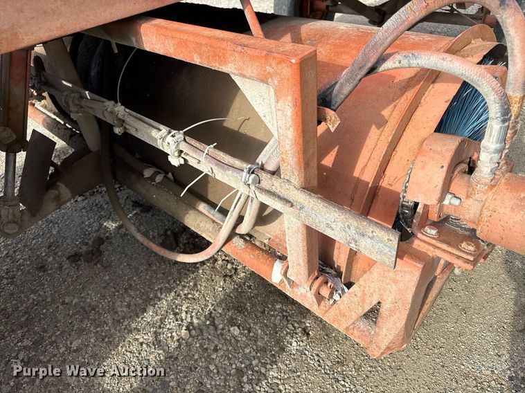 image for item ED4368 1980 Broce T10 broom