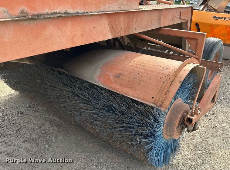 image for item ED4368 1980 Broce T10 broom