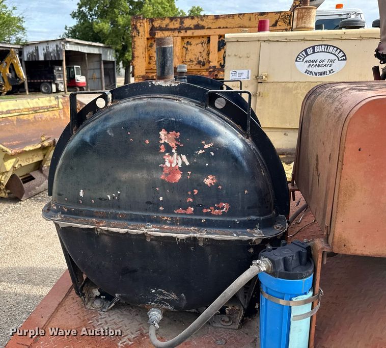 image for item ED4368 1980 Broce T10 broom