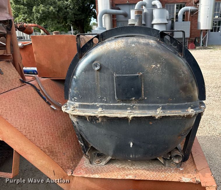 image for item ED4368 1980 Broce T10 broom