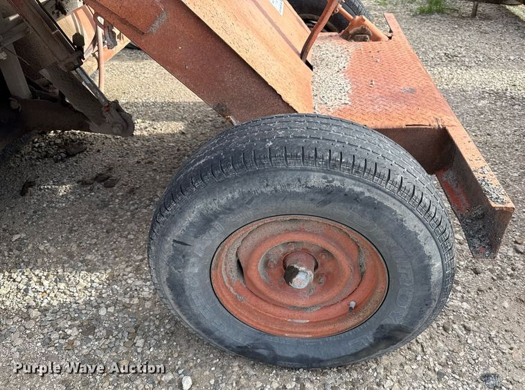 image for item ED4368 1980 Broce T10 broom