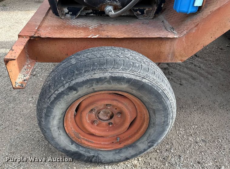 image for item ED4368 1980 Broce T10 broom