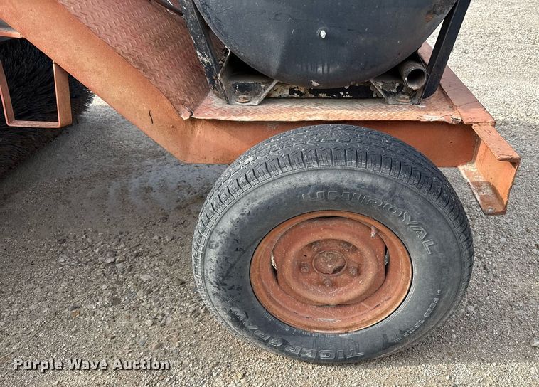 image for item ED4368 1980 Broce T10 broom